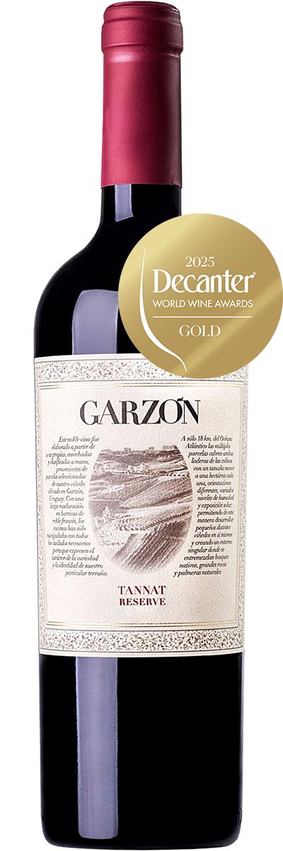 Bottle of Garzon Reserve Tannat wine featuring a 2025 Decanter World Wine Awards gold medal badge
